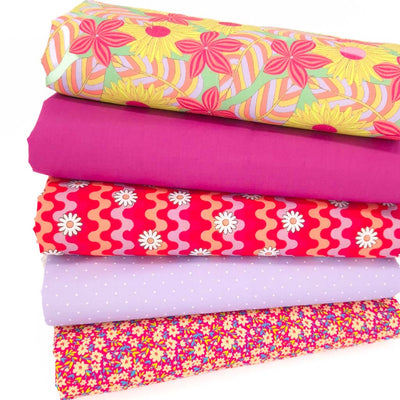 Fat quarter bundle with retro flowers in pinks and lilacs